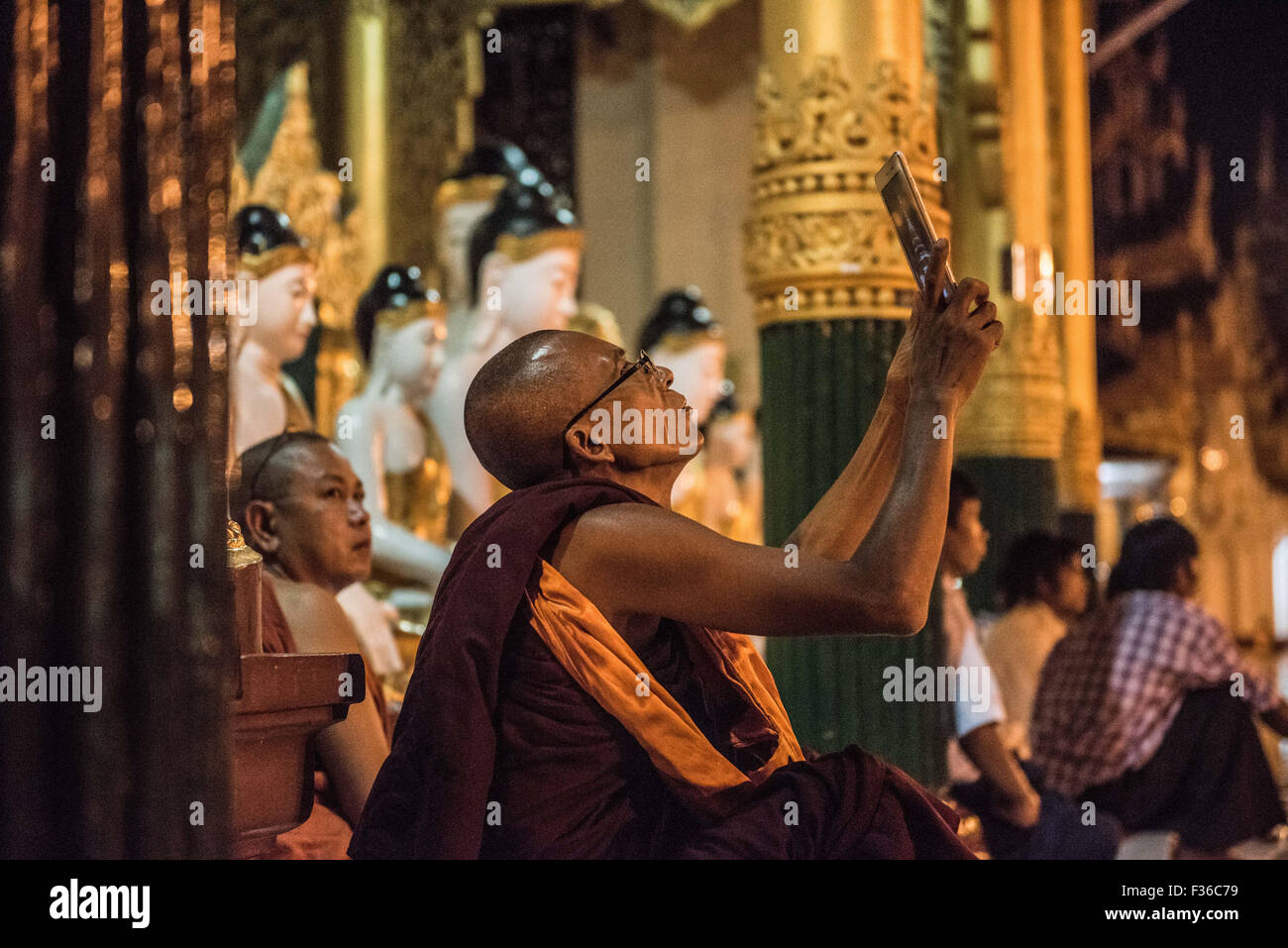 Shwedagon pagoda Yangon, Myanmar Foto Stock