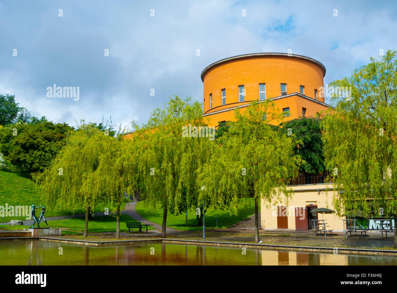Observatorielunden, con la Biblioteca della città da Gunnar Asplund, Vasastaden, Stoccolma, Svezia Foto Stock