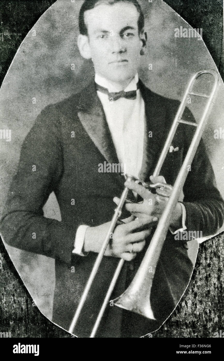 GLEN MILLER (1904-1944) noi big band leader circa 1930 Foto Stock