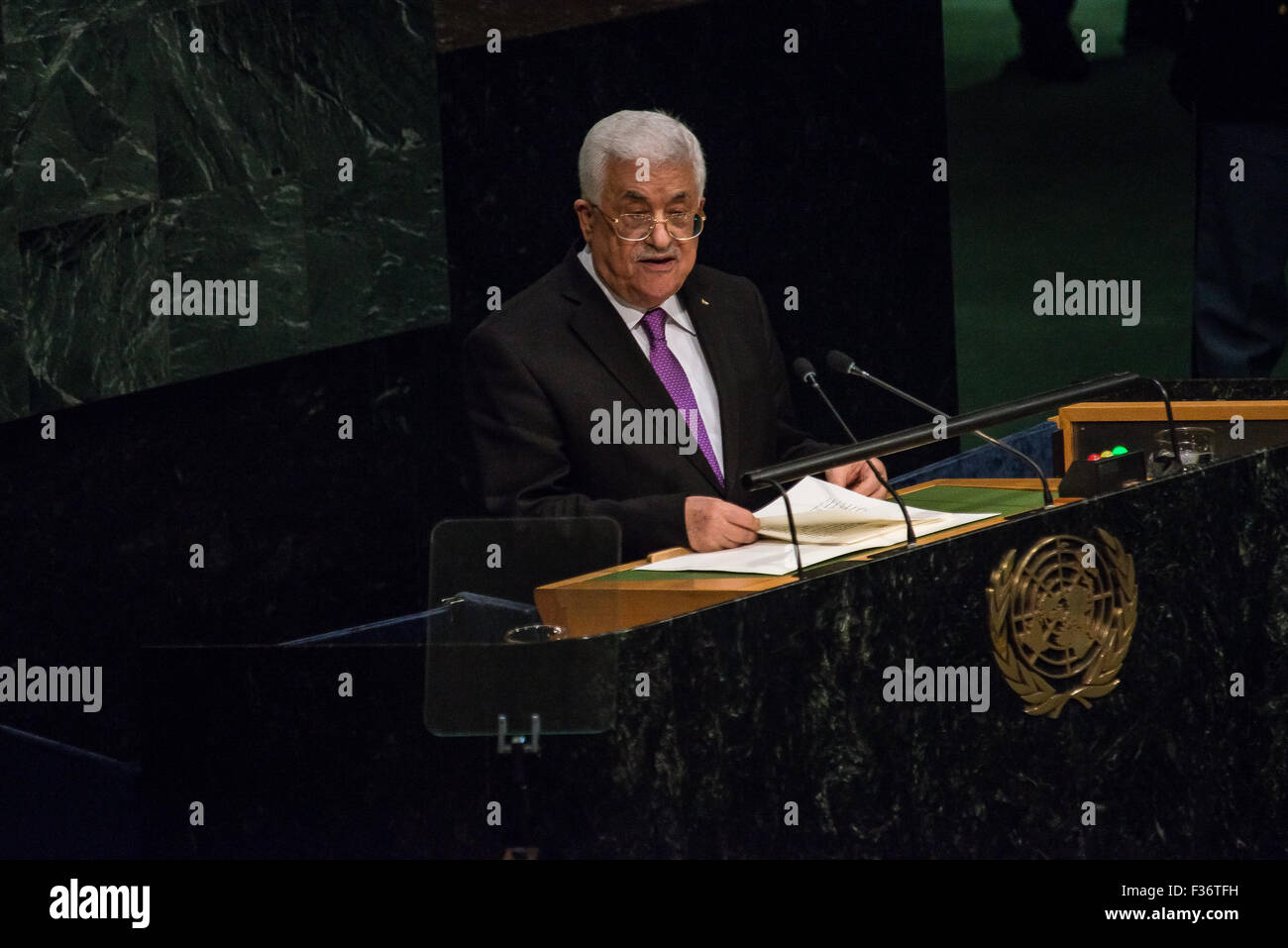 New York, Stati Uniti. Il 30 settembre, 2015. Il presidente palestinese Mahmoud Abbas parla all'Assemblea generale delle Nazioni Unite, annunciando che la Palestina non sarà più rispettare i termini degli accordi di Oslo. Credito: Albin Lohr-Jones/Pacific Press/Alamy Live News Foto Stock