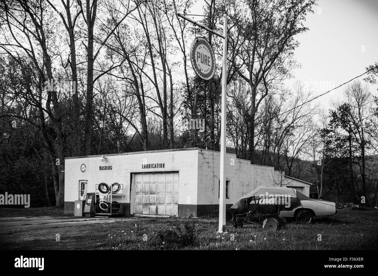Vecchia auto Repair Shop in Cosby, Tennessee Foto Stock