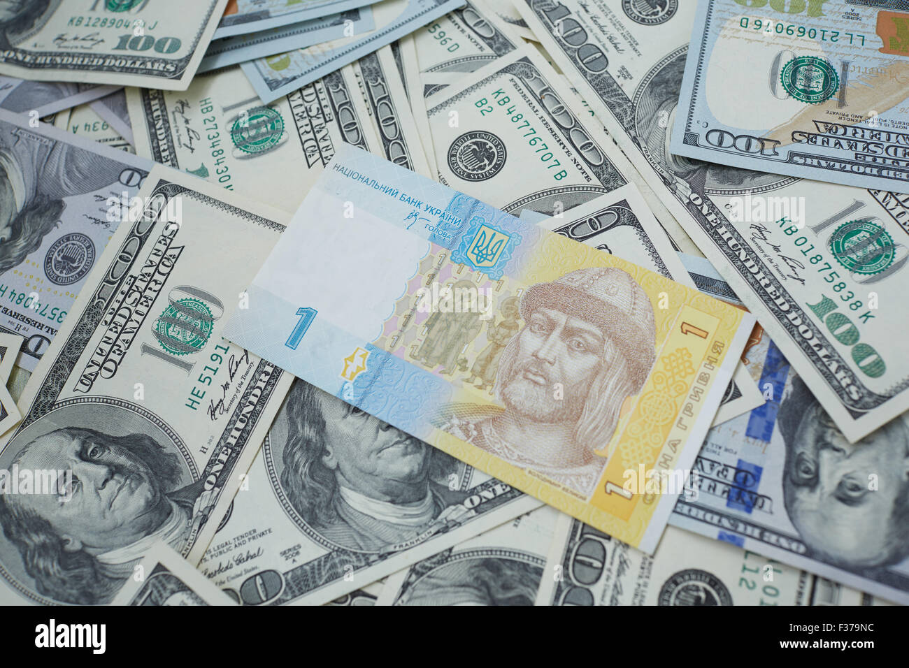 Uno grivna e un centinaio di dollari Foto Stock
