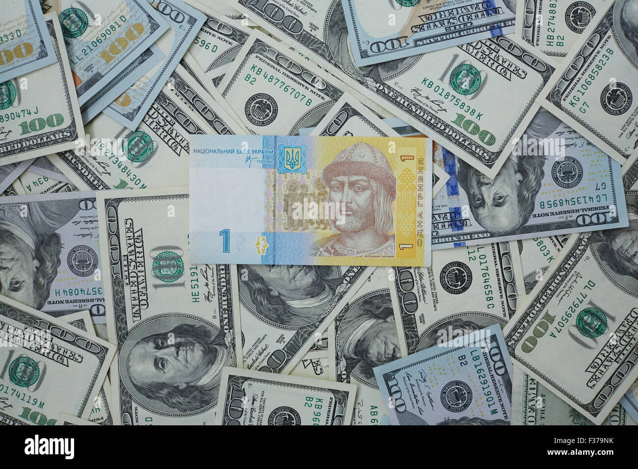 Uno grivna e un centinaio di dollari Foto Stock