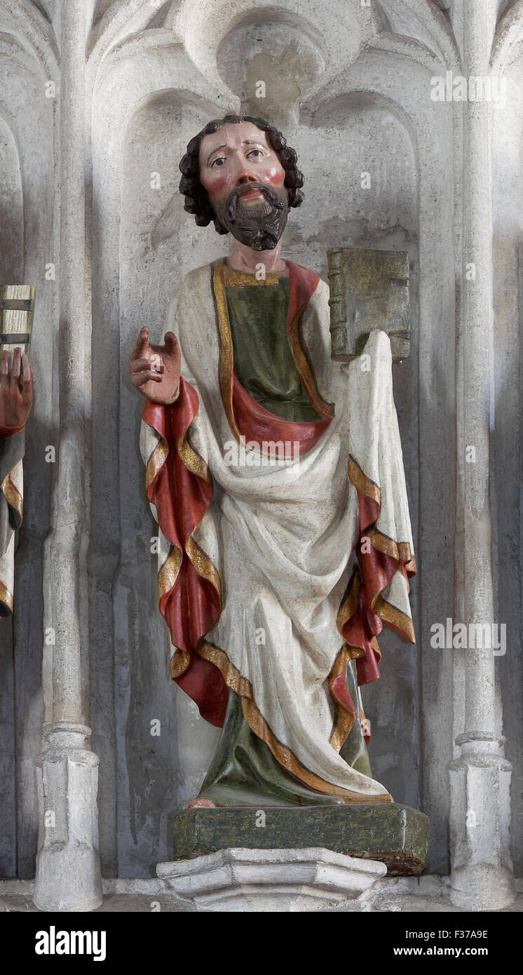 Apostolo Matteo, gotica scultura in legno, la chiesa parrocchiale di San Maurizio, Spitz, Wachau, Waldviertel, Austria Inferiore, Austria Foto Stock