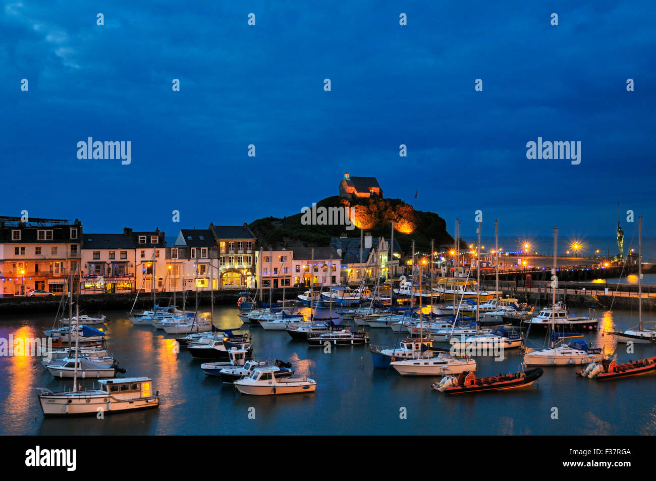 Ilfracombe Harbour di notte, Devon, Inghilterra, Regno Unito Foto Stock