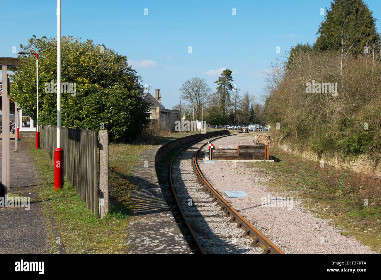 La vecchia ferrovia che è andato a Cirencester prima i tagli beeching a kemble stazione ferroviaria GLOUCESTERSHIRE REGNO UNITO Foto Stock