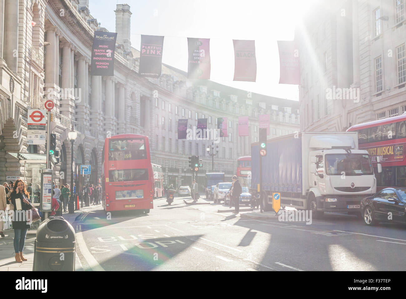 Regent Street la vita della città di Londra, Inghilterra, Regno Unito Foto Stock