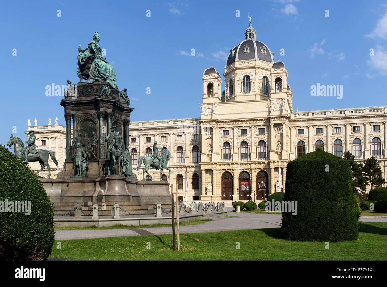 Museo di Storia Naturale e il monumento Maria Theresia, Vienna, Austria, il patrimonio mondiale Foto Stock