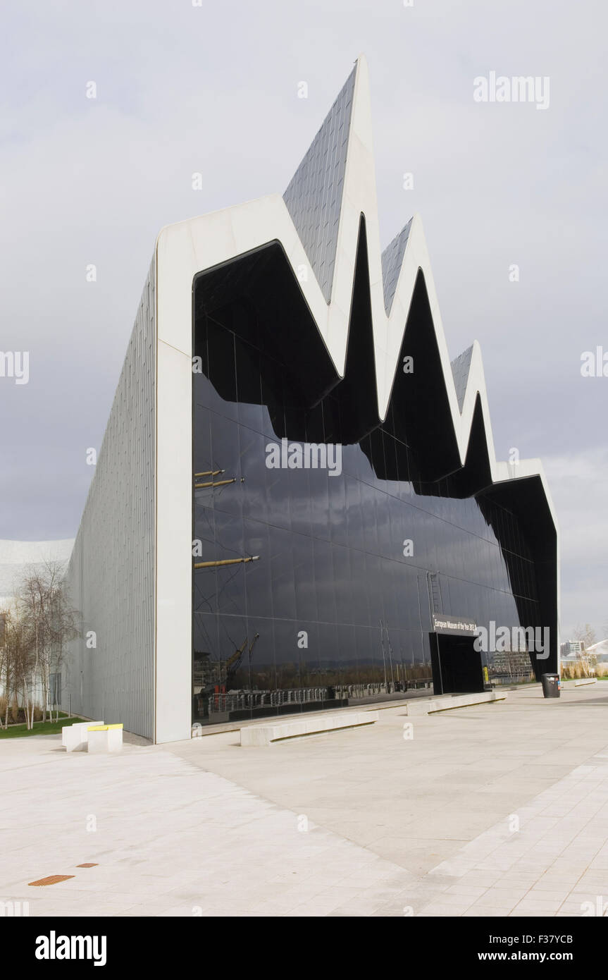 Esterno del Museo dei Trasporti al Riverside Museum di Glasgow - architetto Zaha Hadid Foto Stock