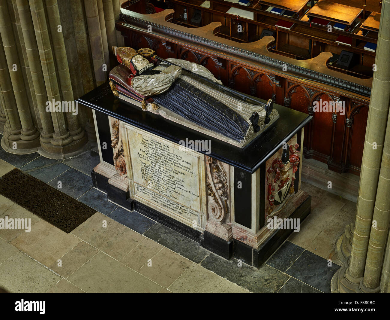 Lichfield Cathedral, tomba del vescovo Hackett Foto Stock