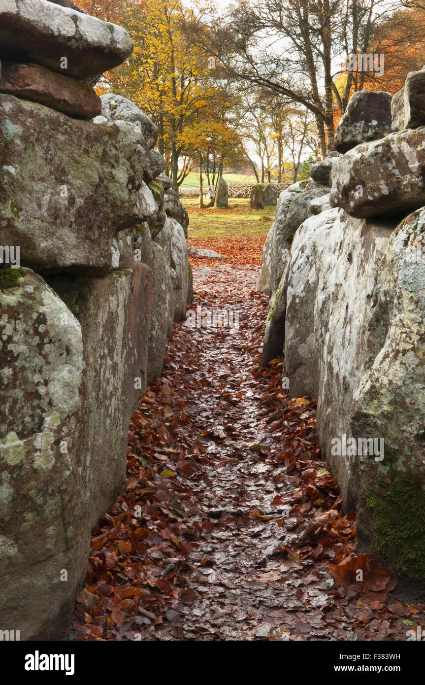 Sepoltura preistorica di Cairns Balnuaran di clava, chiamato anche Clava Cairns - vicino a Inverness, Highlands Scozzesi. Foto Stock