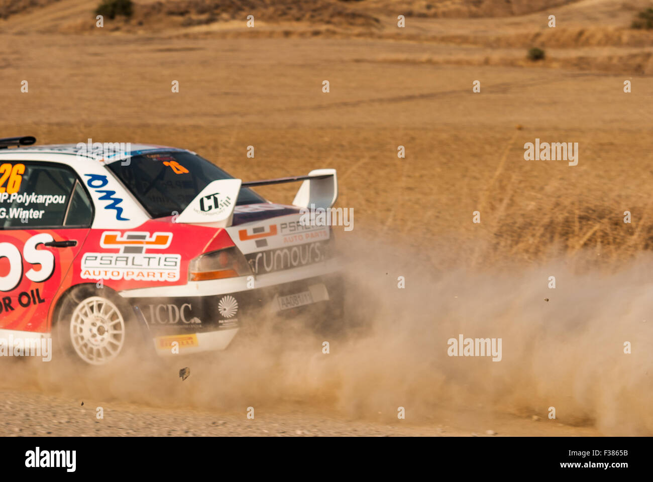 Rally Cipro 27.09.2015. Driver POLYKARPOU Panikos, co-driver Gerald inverno. ENEOS OLIO MOTORE TEAM. Fase finale. Tseri. Foto Stock