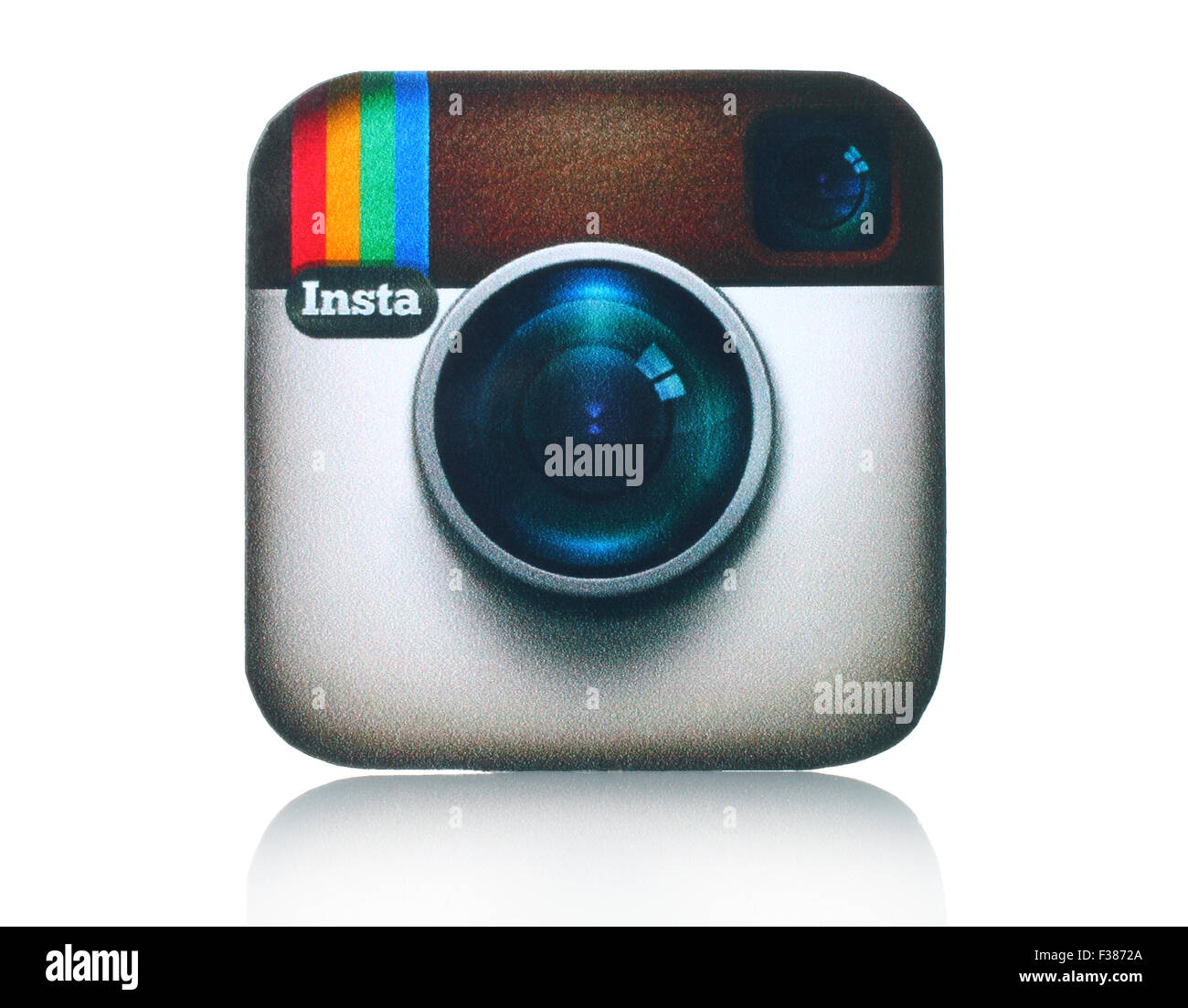 KIEV, UCRAINA - Febbraio 05, 2015:Instagram logotipo fotocamera stampato su carta e collocate su sfondo bianco. Foto Stock