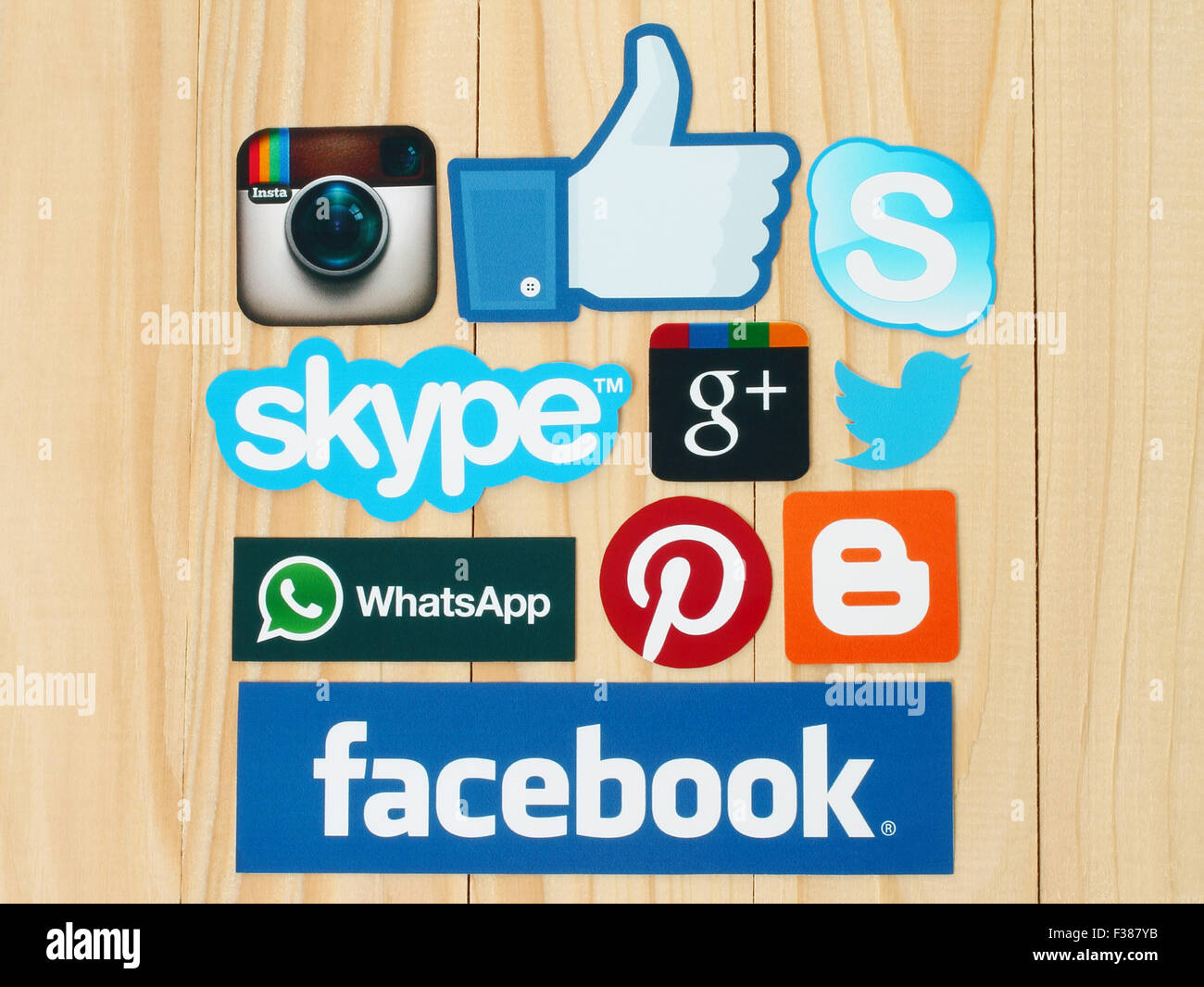 KIEV, UCRAINA - 19 febbraio 2015:Raccolta del popolare social media logo stampato su carta Foto Stock