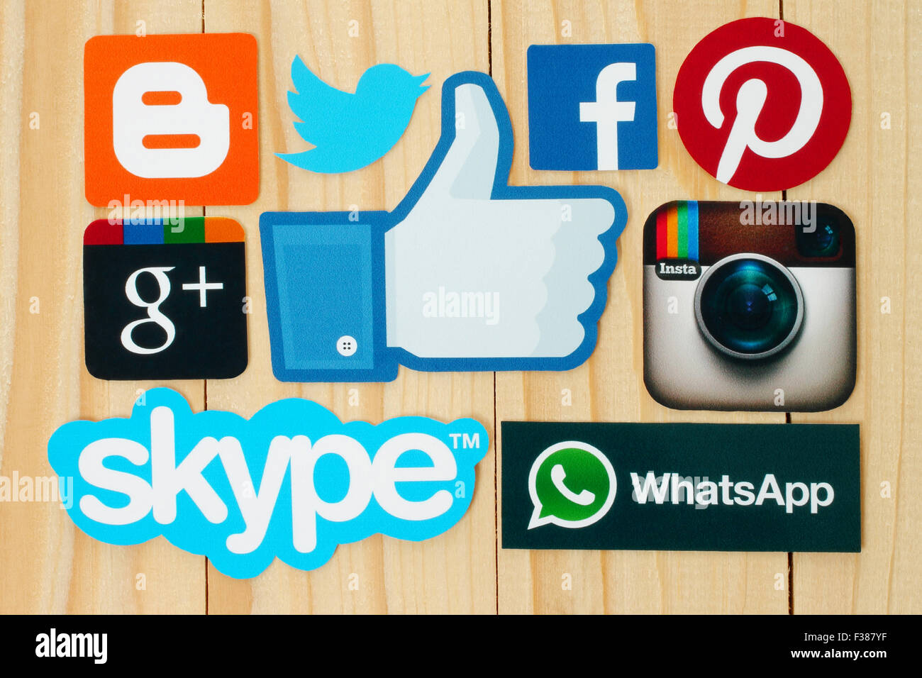 KIEV, UCRAINA - 19 febbraio 2015:Raccolta del popolare social media logo stampato su carta Foto Stock