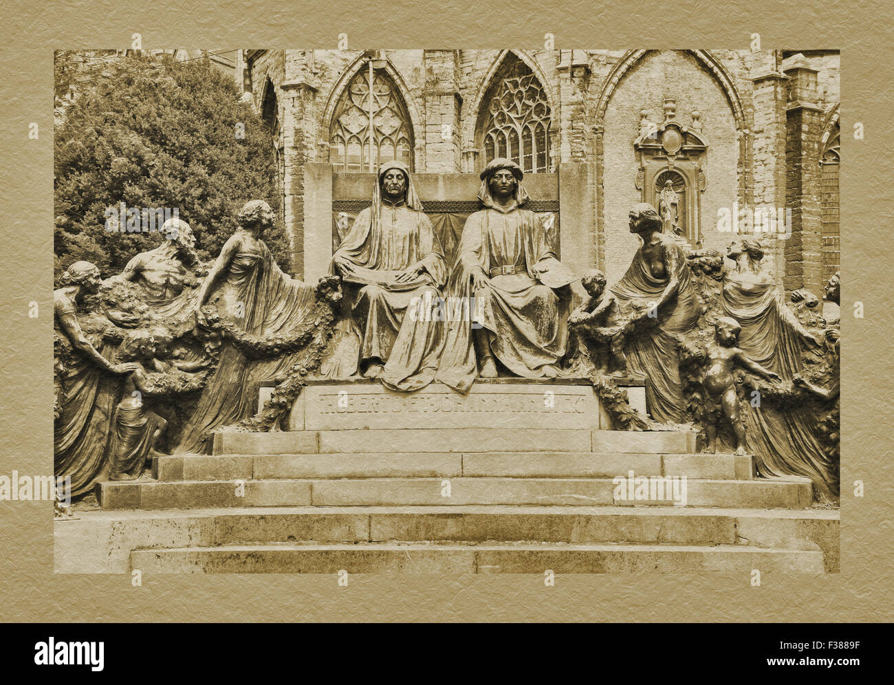 Statua dei fratelli Hubert van Eyck e Jan van Eyck vicino alla Cattedrale Sint-Bavo, Ghent, Belgio, Europa Foto Stock