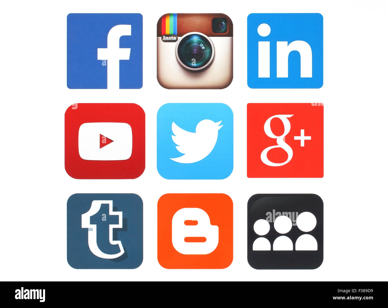 KIEV, UCRAINA - 12 maggio 2015:Raccolta del popolare social media logo stampato su carta Foto Stock