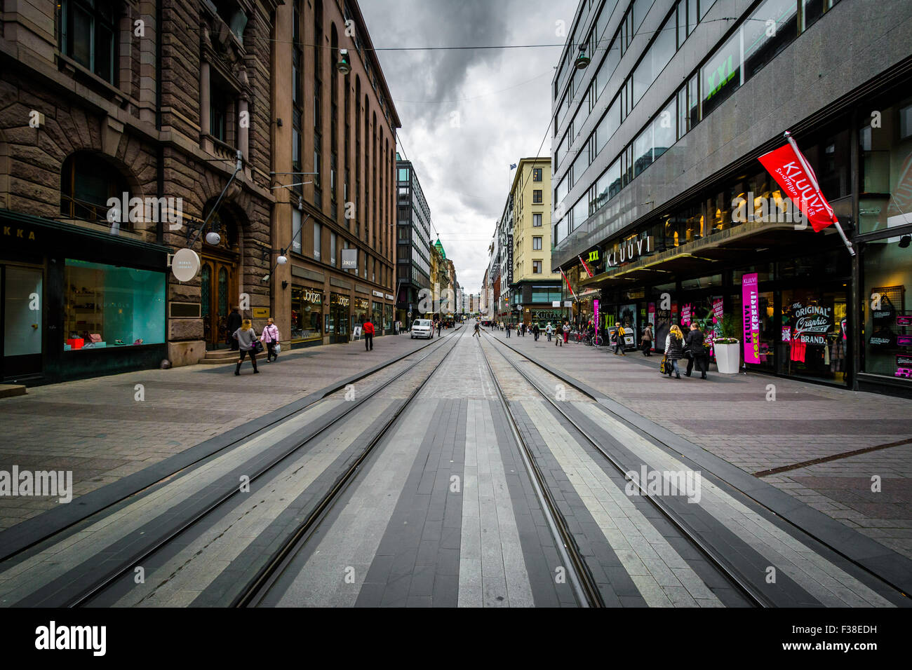 Edifici lungo Aleksanterinkatu, a Helsinki in Finlandia. Foto Stock