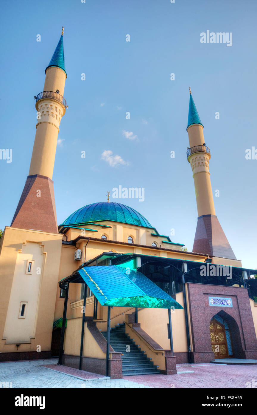 Bel tramonto moschea a Donetsk, Ucraina. Foto Stock