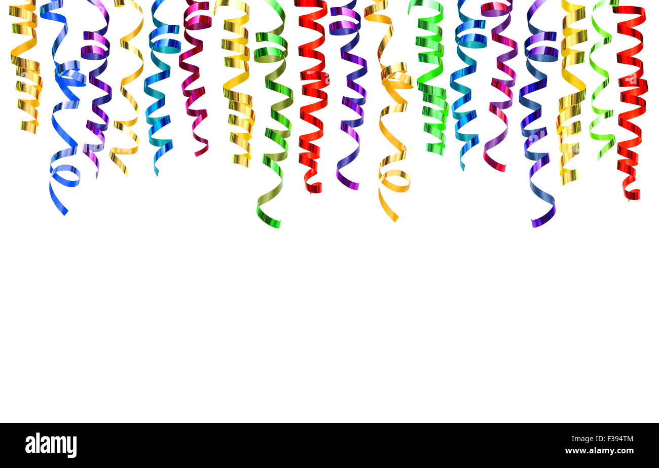 Bandierine colorate isolati su sfondo bianco. Festa di carnevale  decorazione a serpentina Foto stock - Alamy