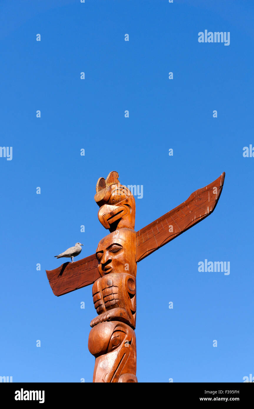 West coast Prime Nazioni del totem pole a Brockton Point in Stanley Park, Vancouver, BC, Canada Foto Stock