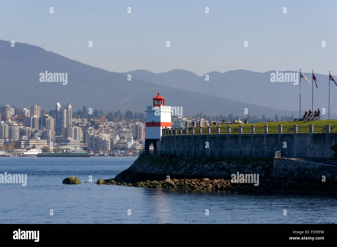 Brockton Point Lighthouse e seawall in Stanley Park, Vancouver, BC, Canada Foto Stock