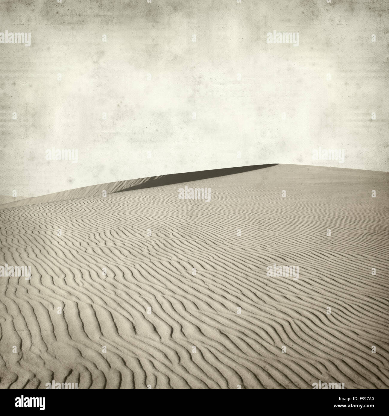 Textured vecchia carta sfondo con barchan dunes Foto Stock