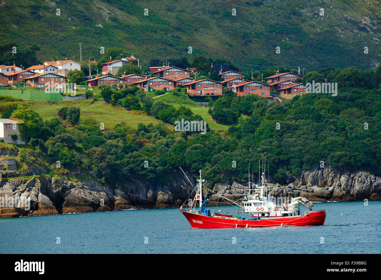 Barca da pesca, Cantabria, SPAGNA Foto Stock