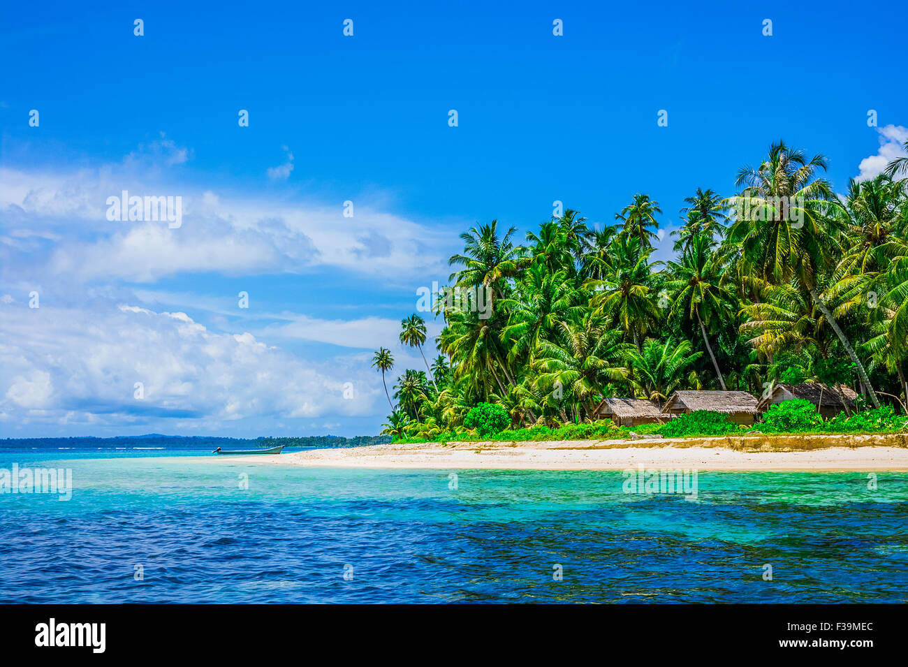 Isola tropicale paesaggistico, Arcipelago Banyak, Indonesia, sud-est asiatico Foto Stock