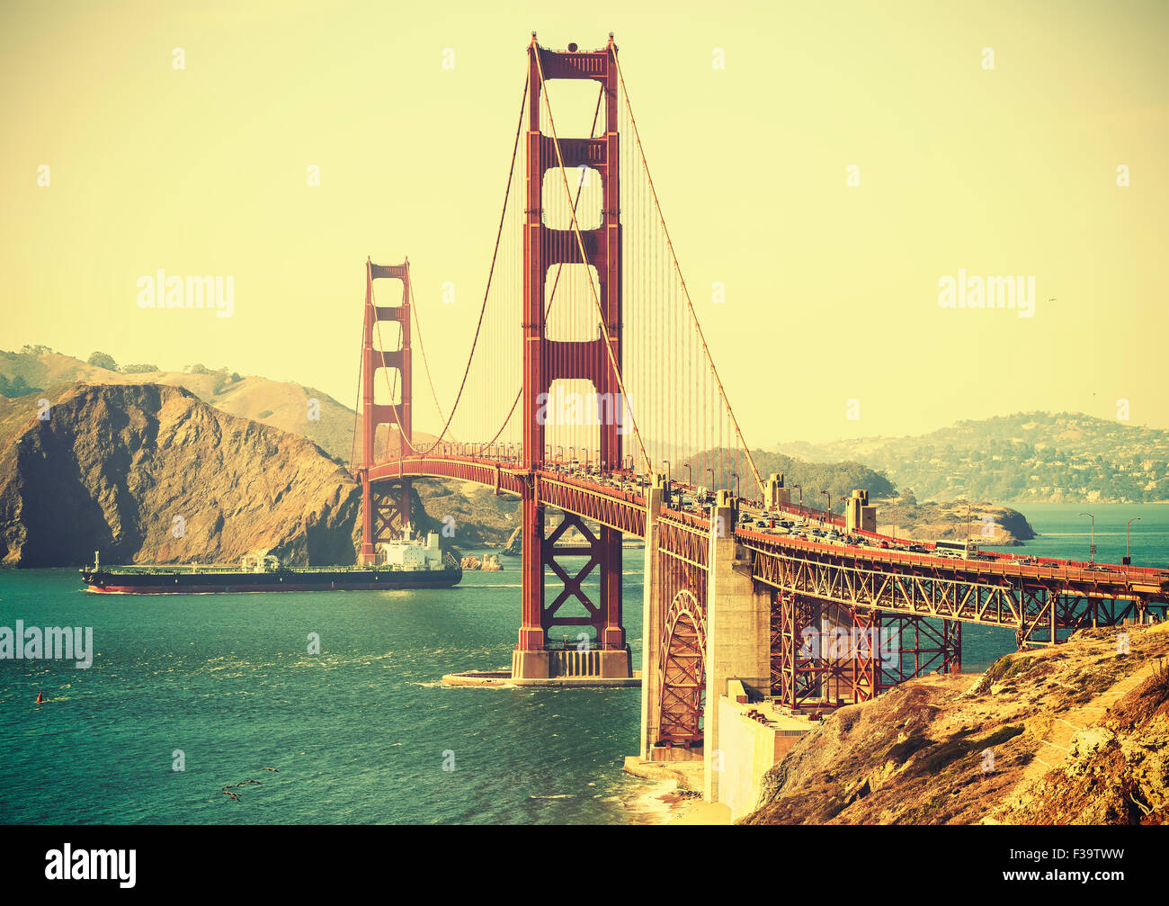 Film di vecchio stile retrò Golden Gate Bridge a San Francisco, Stati Uniti d'America. Foto Stock