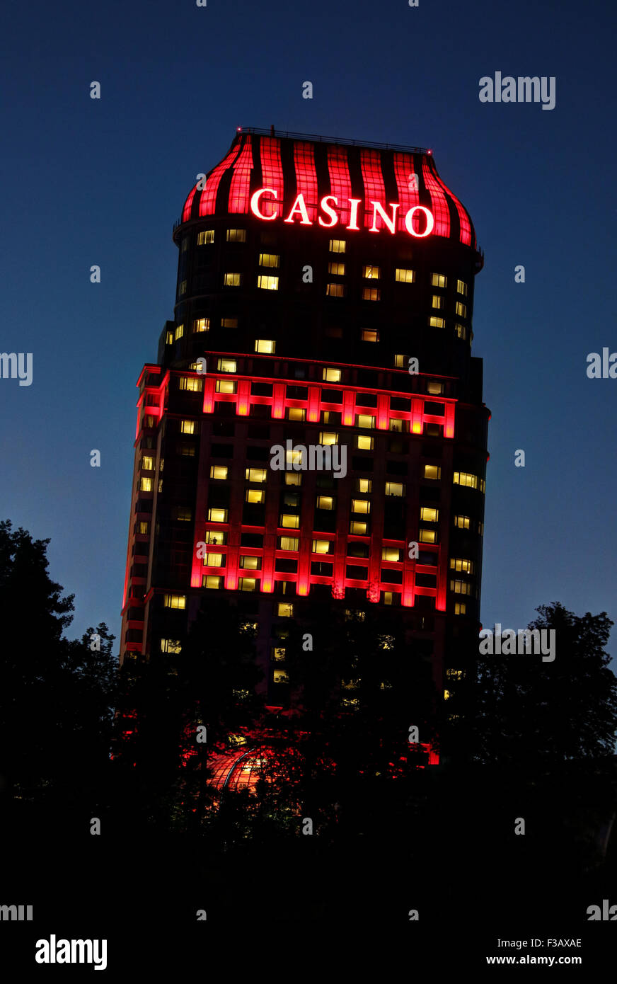 Casino. Casino segno. Al crepuscolo, di notte. Niagara Falls, Ontario, Canada. Foto Stock