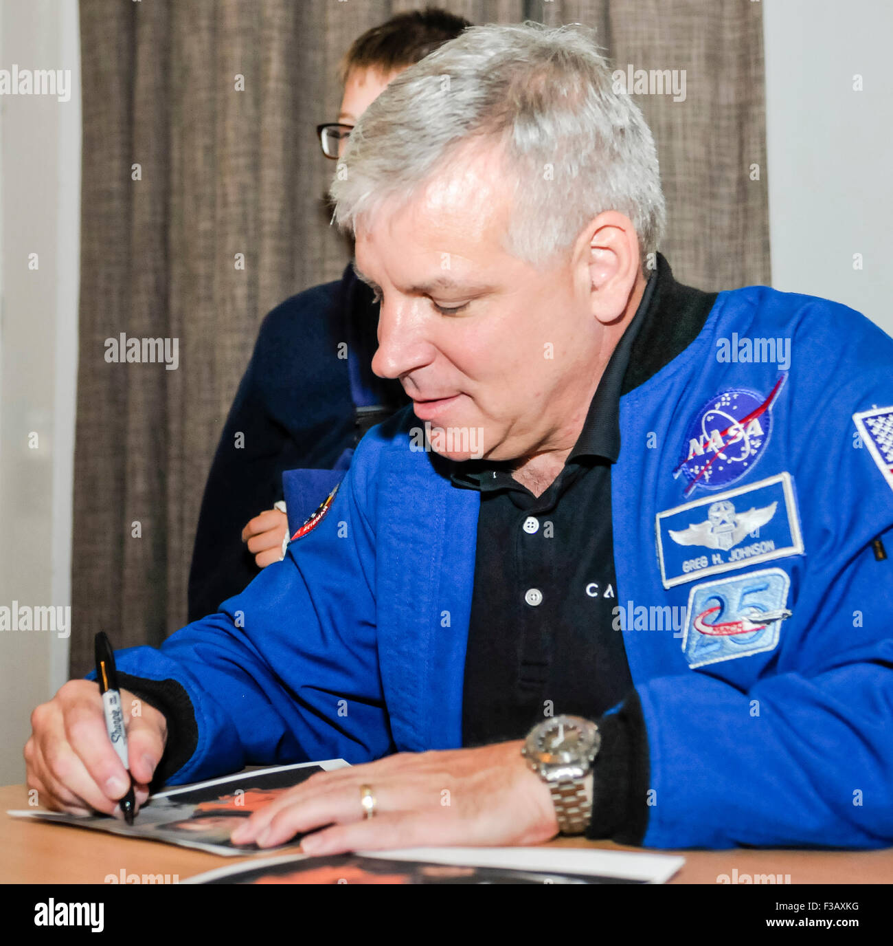 Belfast, Irlanda del Nord, Regno Unito. 3 Ottobre, 2015. L'astronauta della NASA Greg H. Johnson visite Belfast Credit: stephen Barnes/Alamy Live News Foto Stock