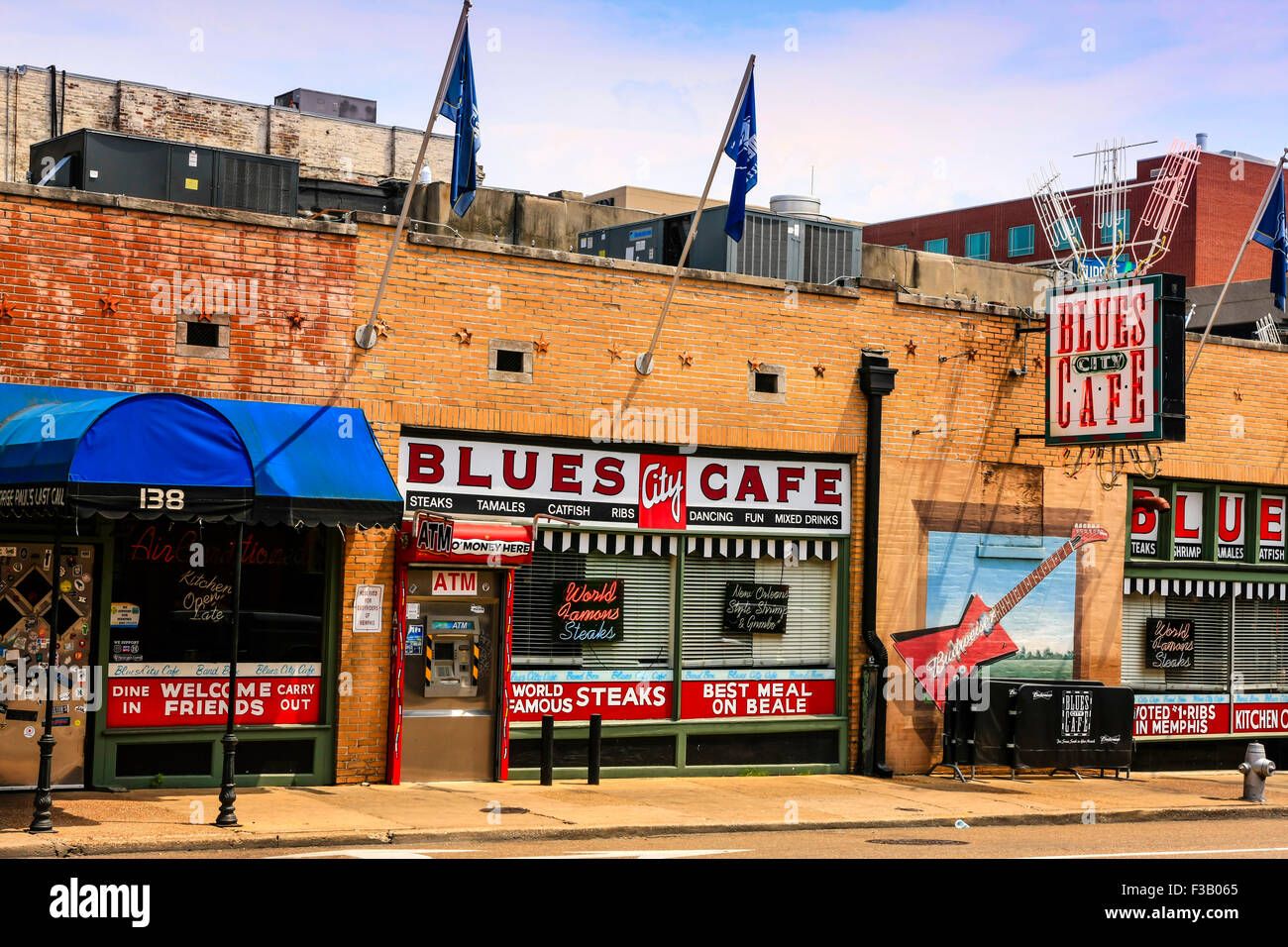 Il Blues City Cafe nell'angolo di Beale Street a Memphis, Tennessee Foto Stock