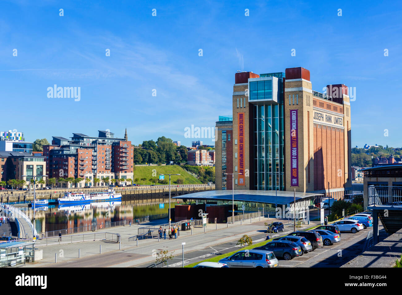 Il Baltic Centre for Contemporary Arts sul fiume Tyne, Quayside, Gatesehead, Tyne and Wear, Regno Unito Foto Stock