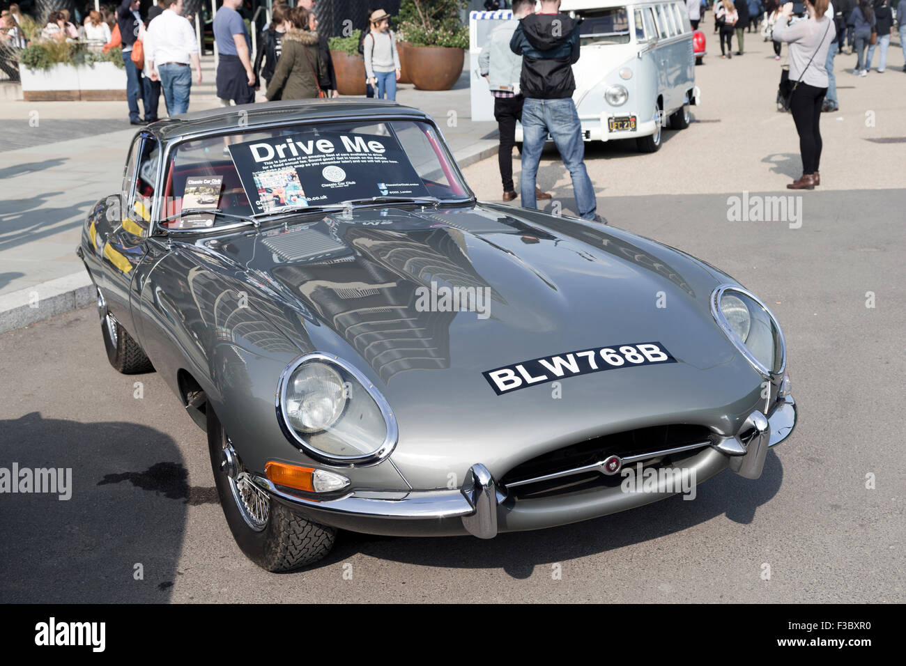 London, England, Regno Unito: 4 ottobre 2015 Classic car boot vendita, Lewis Cubitt Square, Kings Cross, London, England, Regno Unito, Credito: Keith Erskine/Alamy Live News Foto Stock