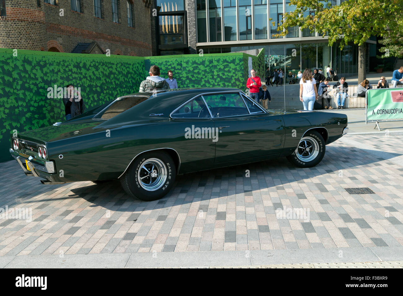 London, England, Regno Unito: 4 ottobre 2015 Classic car boot vendita, Lewis Cubitt Square, Kings Cross, London, England, Regno Unito, Credito: Keith Erskine/Alamy Live News Foto Stock