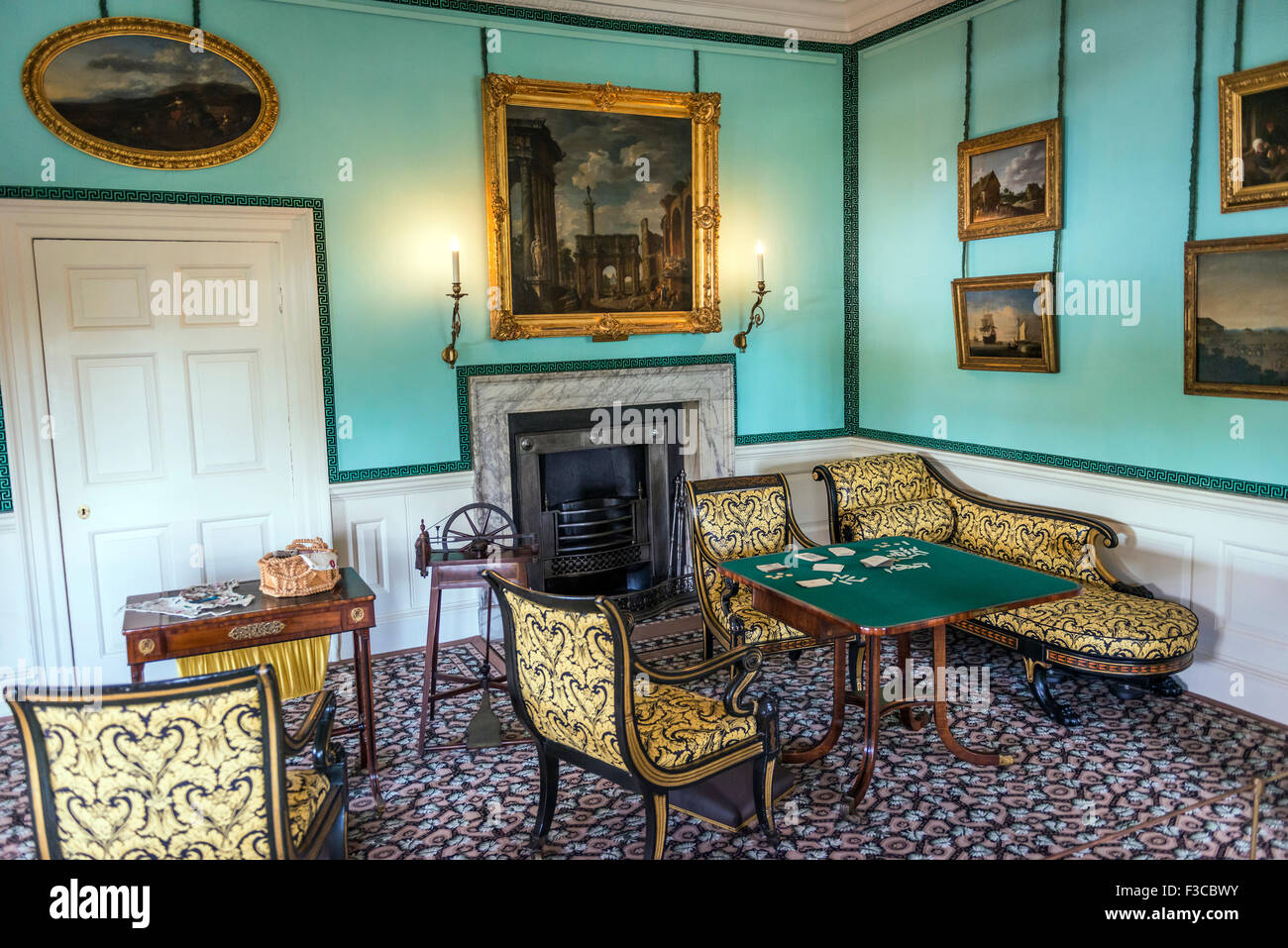 Un edificio del XVIII secolo la stanza di seduta in Kew Palace e Kew Gardens, London, Regno Unito Foto Stock