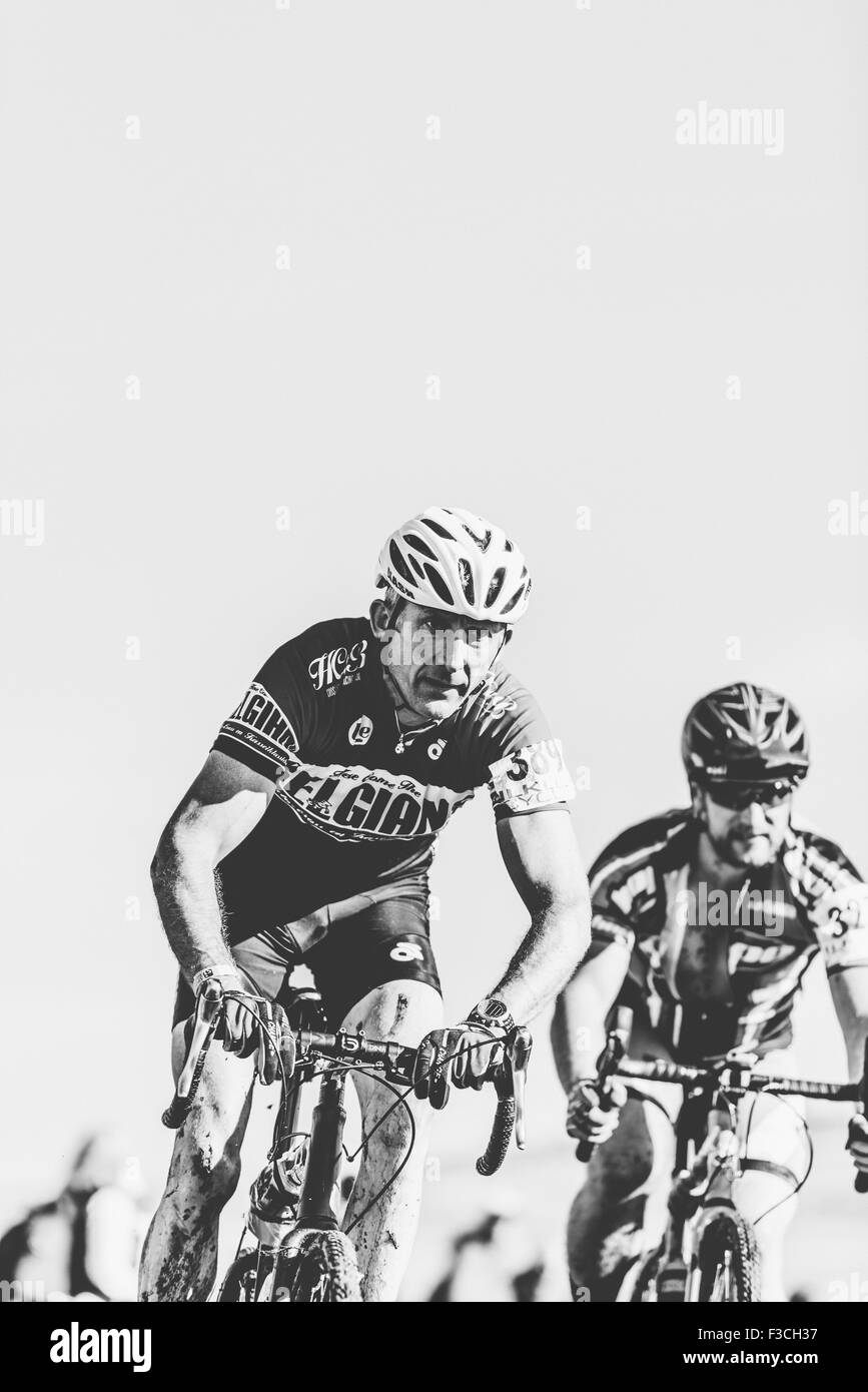 2015 - 3 picchi ciclocross gara - Yorkshire - Ingleborough, Whernside e Pen-y-Ghent - Vincitore Paolo Oldham - Jules Toone Foto Stock