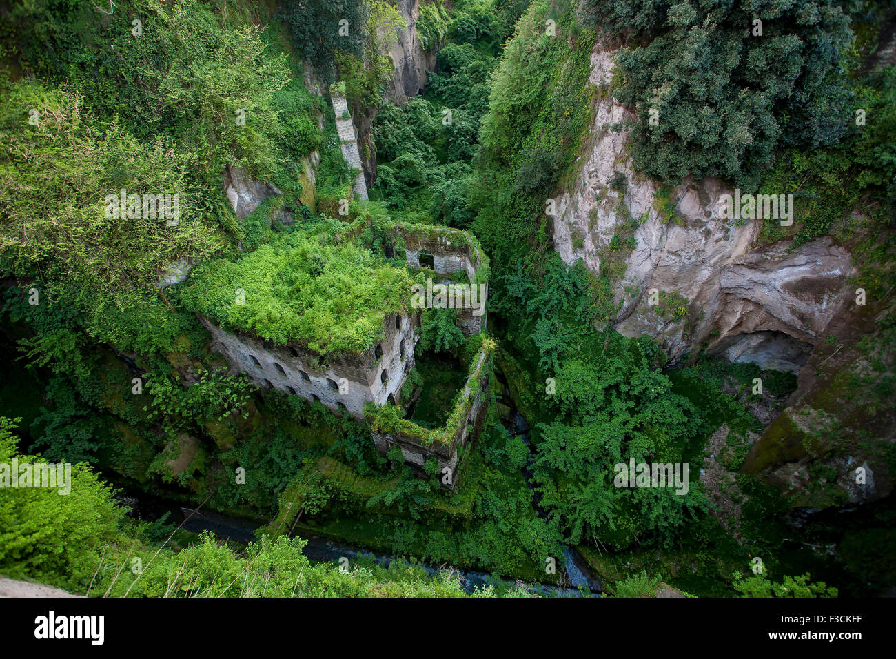 Vista del vallone dei Mulini a Sorrento, Italia Foto Stock