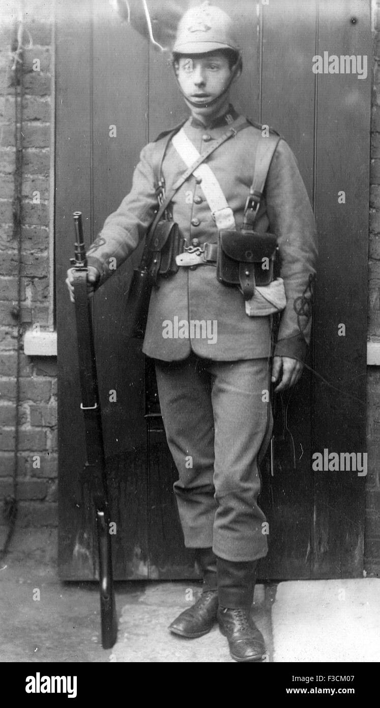 Soldato vittoriano con slade wallace equipaggiamento in pelle e martini henry fucile guerra boera periodo Foto Stock