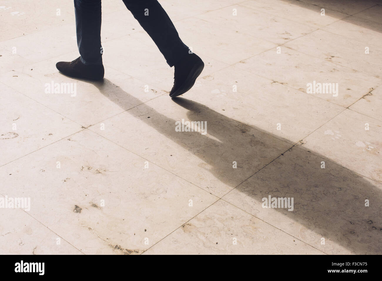 Pedone in movimento Foto Stock