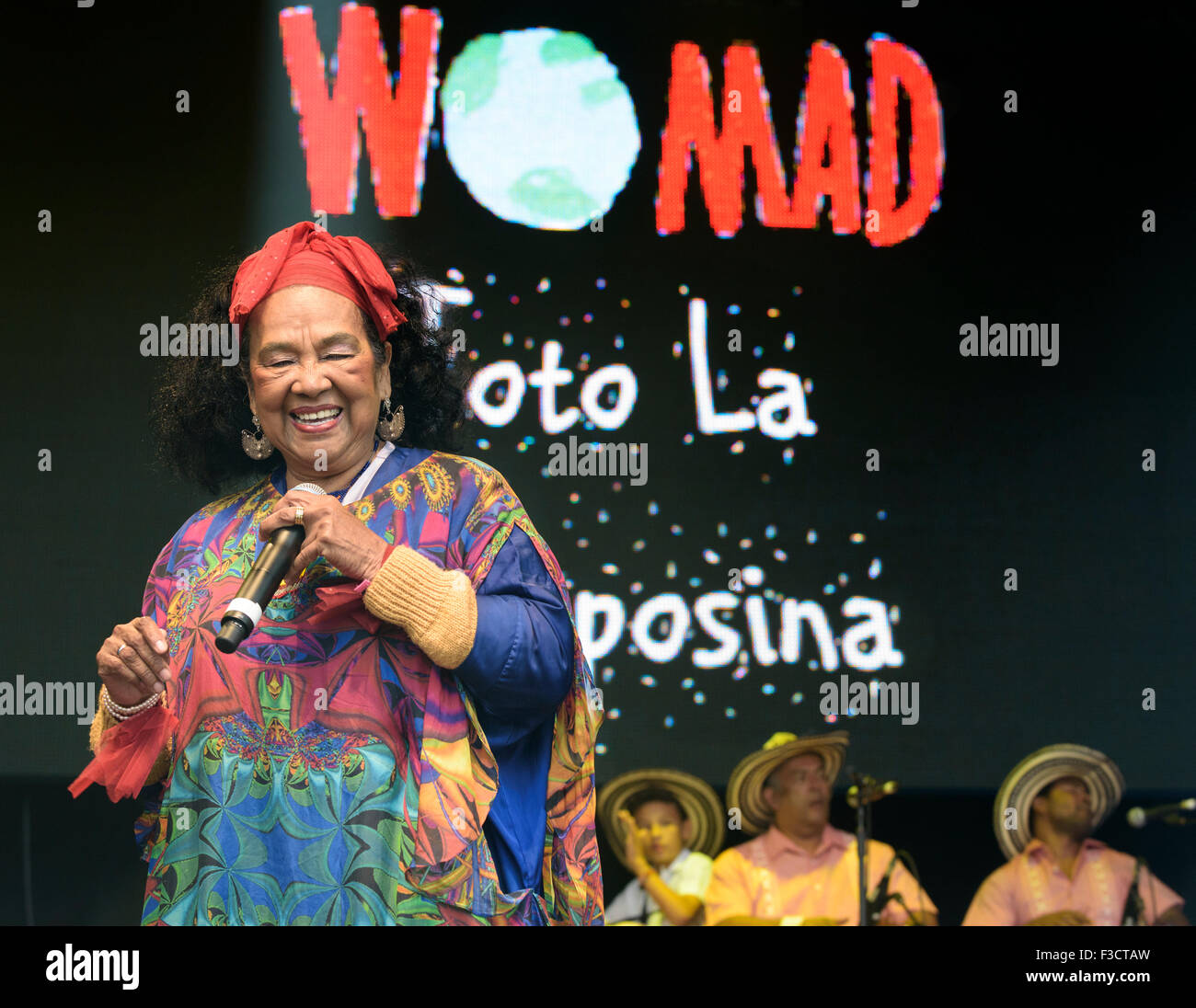 Toto La Momposina (Sonia Bazanta Vides) effettuando al Womad, Charlton Park di Malmesbury, England Regno Unito. Luglio 24, 2015. Foto Stock