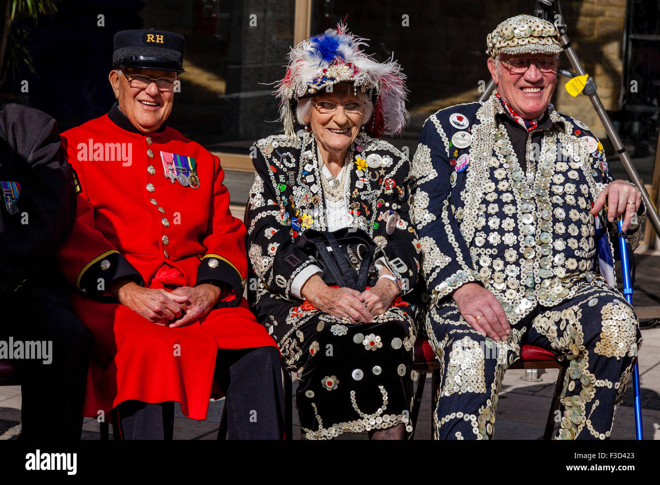 Perlacea re e regine e Chelsea pensionati all annuale perlacea re e regine di Harvest Festival, la Guildhall, London, Regno Unito Foto Stock