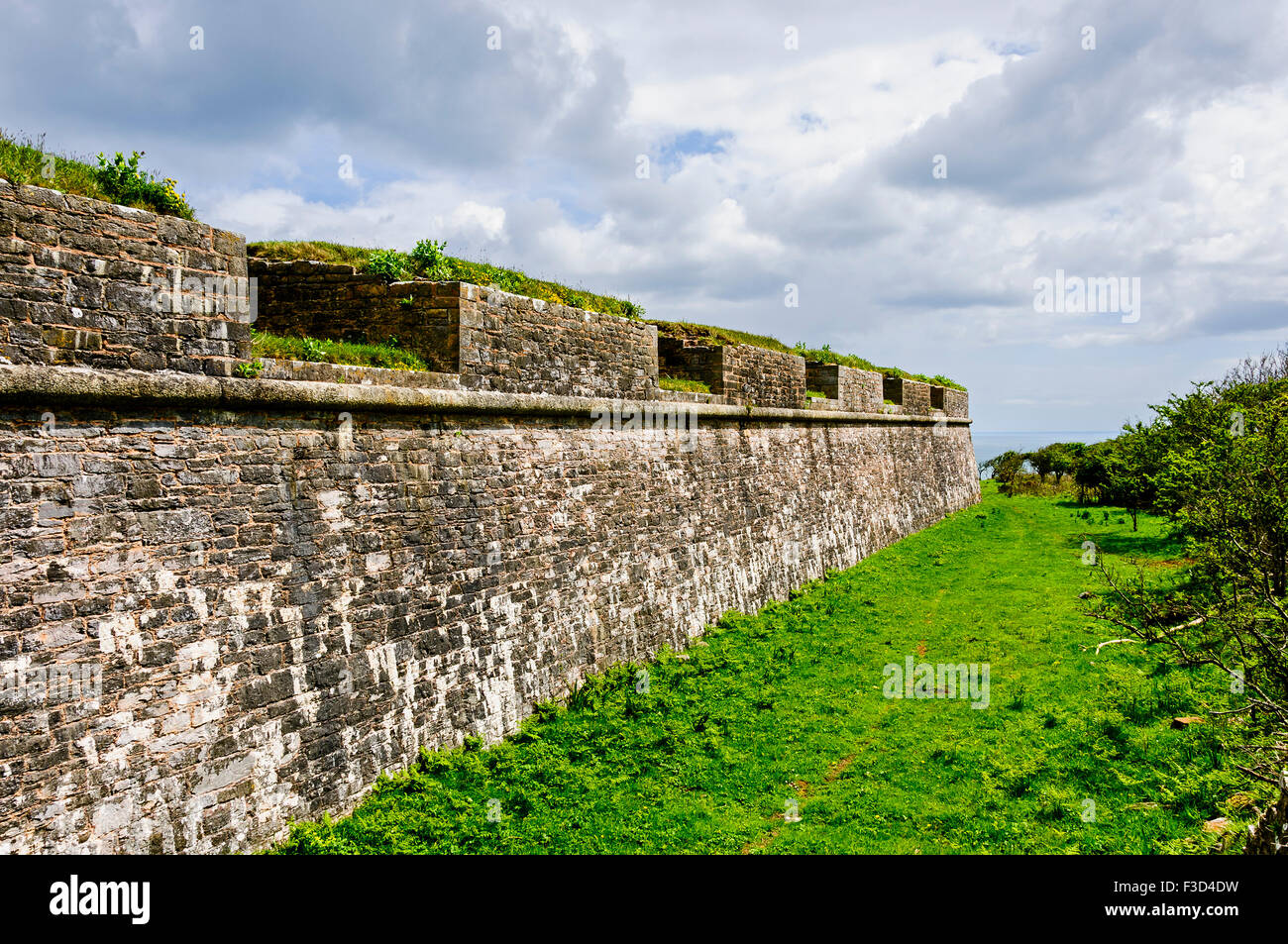 Le rovine delle fortificazioni esteso per proteggere il Torbay ancoraggio navale contro la minaccia di invasione da parte degli eserciti francesi Foto Stock