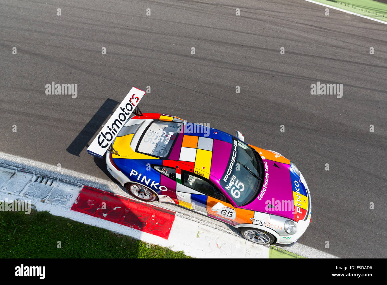 Monza, Italia - 30 Maggio 2015: Porsche 911 GT3 Cup del team Ebimotors, guidato da Pietro Negra durante la Porsche Carrera Cup Foto Stock