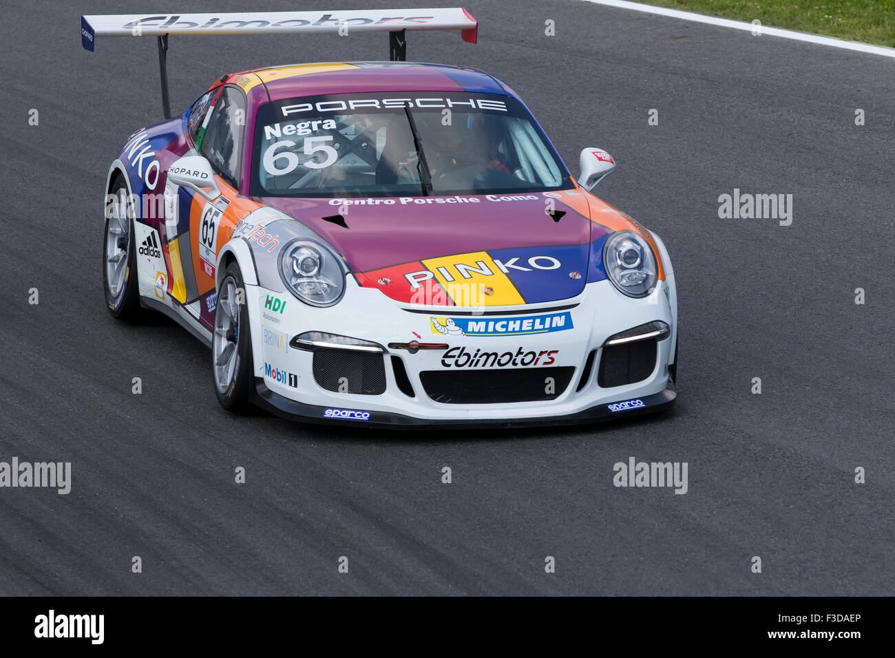 Monza, Italia - 30 Maggio 2015: Porsche 911 GT3 Cup del team Ebimotors, guidato da Pietro Negra durante la Porsche Carrera Cup Foto Stock