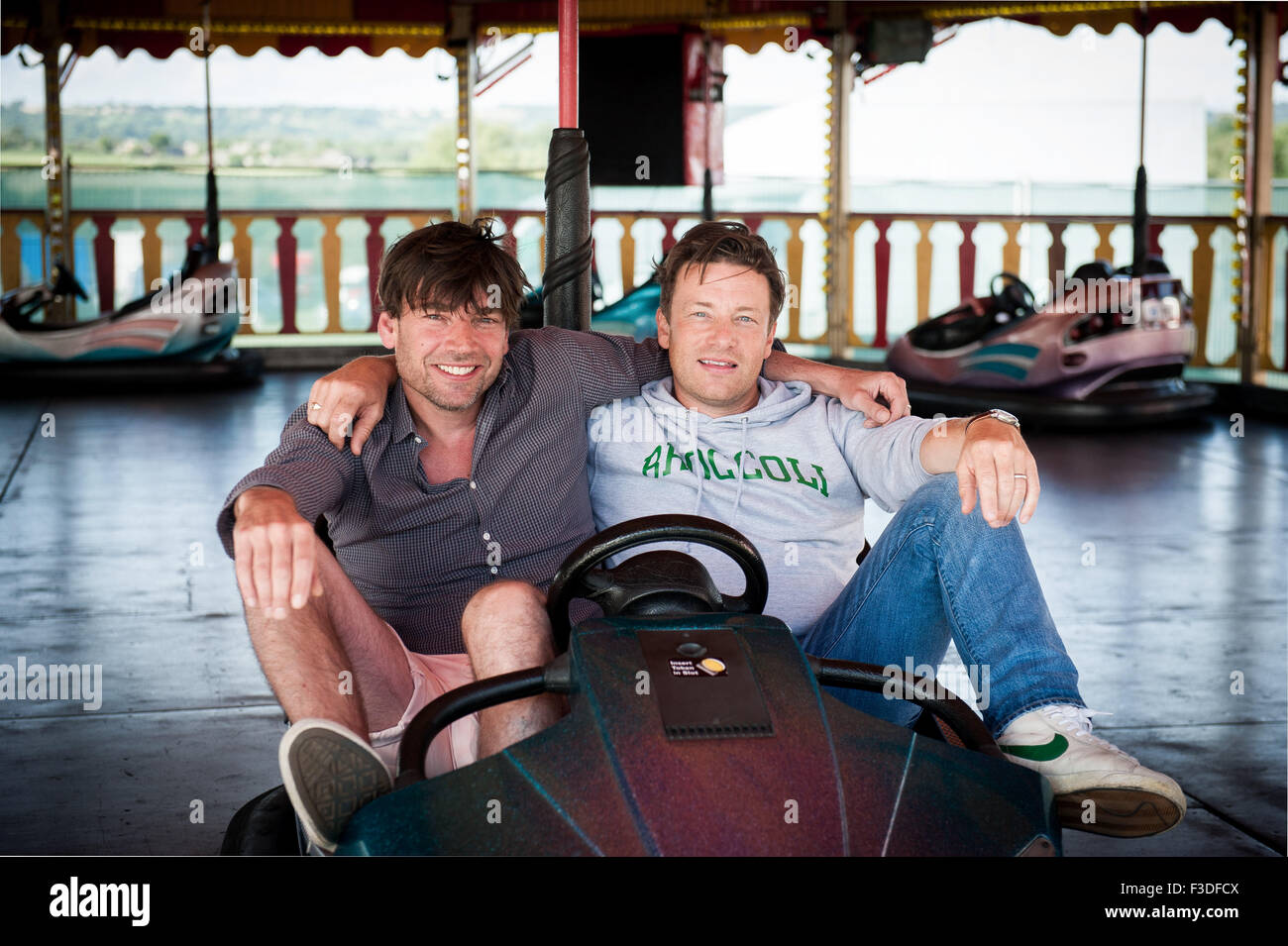 Jamie Oliver e Alex James lanciare il Big Feastival 2015 in Kingham, Cotswolds, Gran Bretagna Foto Stock