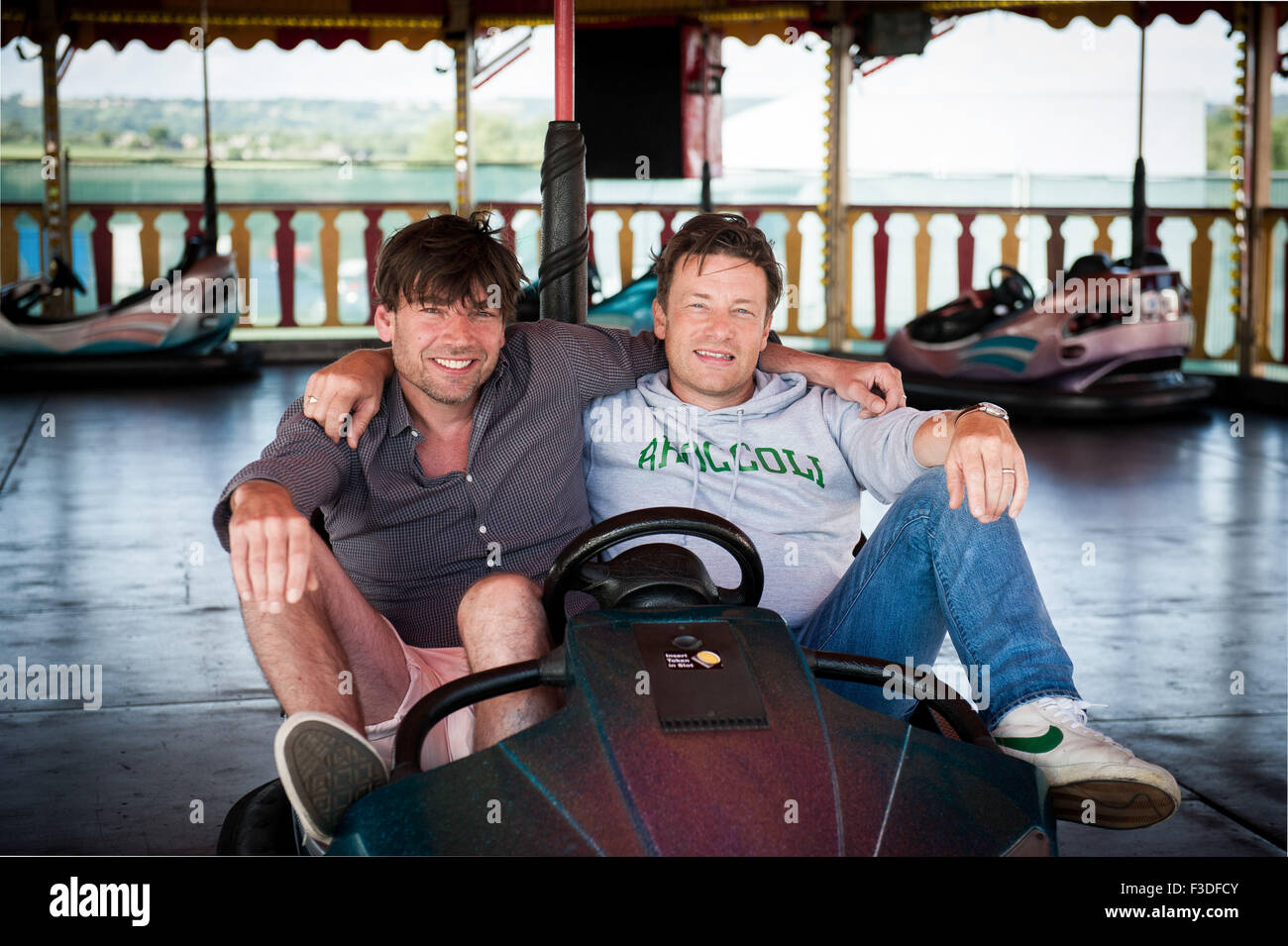 Jamie Oliver e Alex James lanciare il Big Feastival 2015 in Kingham, Cotswolds, Gran Bretagna Foto Stock