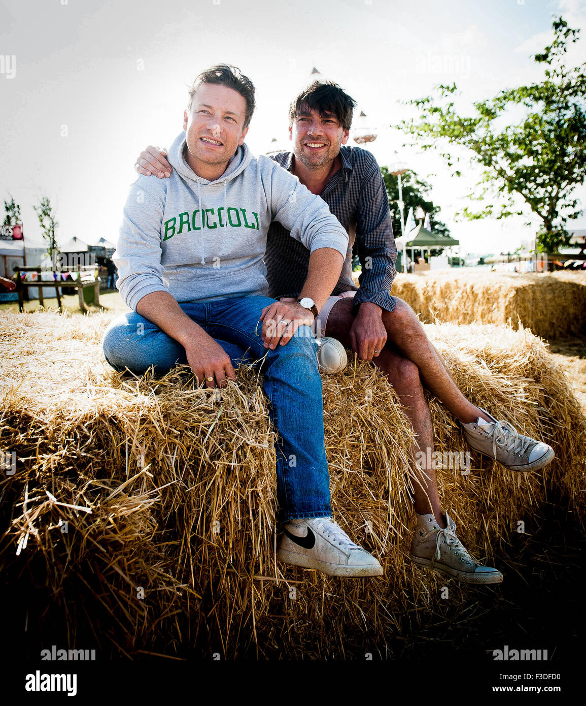 Jamie Oliver e Alex James lanciare il Big Feastival 2015 in Kingham, Cotswolds, Gran Bretagna Foto Stock