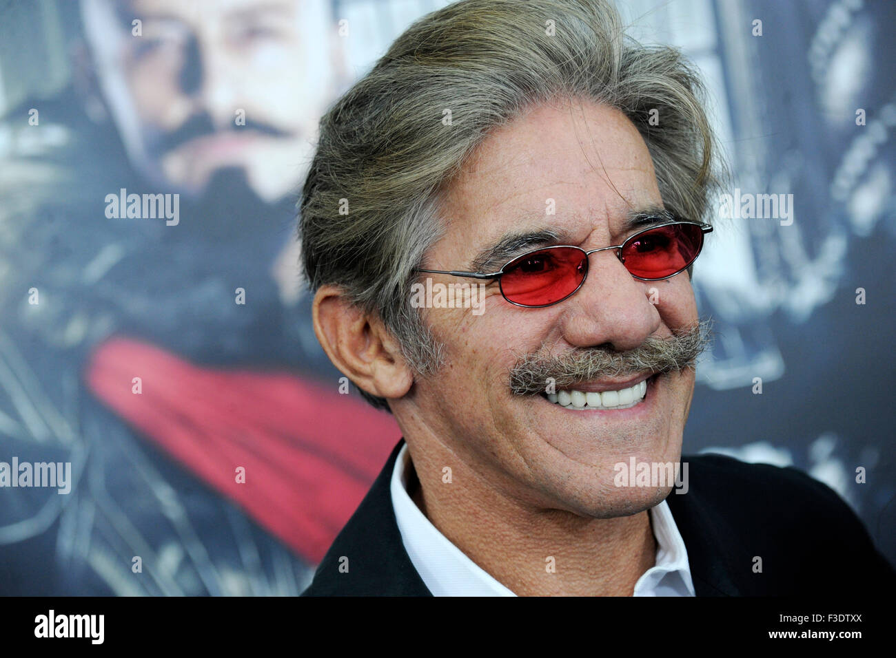 La città di New York. 4 Ott 2015. Geraldo Rivera assiste la premiere del 'Panoramica' al Teatro Ziegfeld il 4 ottobre, 2015 nella città di New York./picture alliance © dpa/Alamy Live News Foto Stock